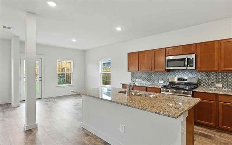 108 John Laurens Drive, Venus, TX 76084, 4 Habitaciones Habitaciones , ,2 BañosBaños,Residential,En Venta,108 John Laurens Drive,20849832
