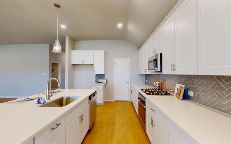 120 Hudson Lane, Justin, TX 76247, 4 Habitaciones Habitaciones , ,3 BañosBaños,Residential,En Venta,120 Hudson Lane,0,20973940