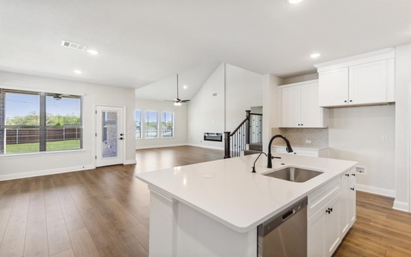 156 Swan Lake Drive, Waxahachie, TX 75165, 4 Habitaciones Habitaciones , ,3 BañosBaños,Residential,En Venta,156 Swan Lake Drive,0,20973496