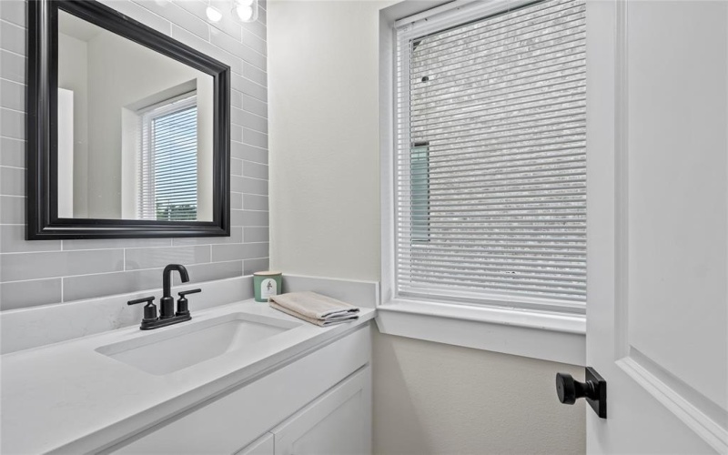 5115 Hohen Avenue, Dallas, TX 75215, 3 Bedrooms Bedrooms, ,3 BathroomsBathrooms,Residential,For Sale,5115 Hohen Avenue,20973516