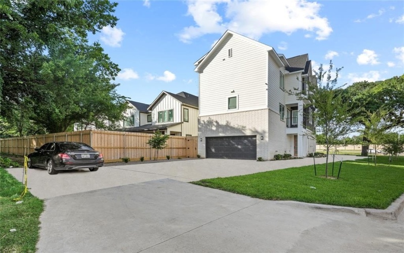 5115 Hohen Avenue, Dallas, TX 75215, 3 Bedrooms Bedrooms, ,3 BathroomsBathrooms,Residential,For Sale,5115 Hohen Avenue,20973516