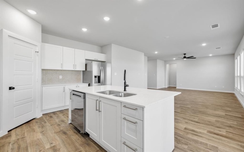 4016-4018 Clovis Street, Midlothian, TX 76065, 8 Bedrooms Bedrooms, ,5 BathroomsBathrooms,Residential Multi Family,For Sale,4016-4018 Clovis Street,20973576