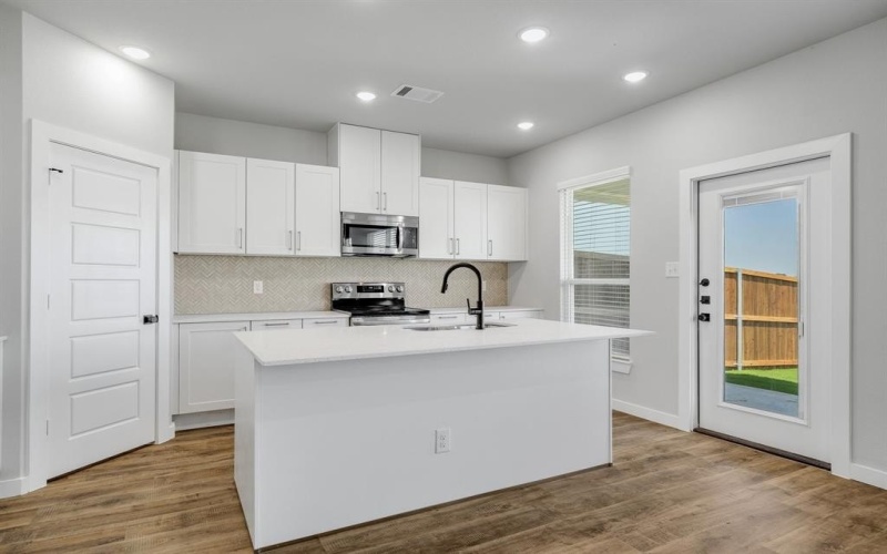 7024-7026 Guilford Court, Midlothian, TX 76065, 8 Bedrooms Bedrooms, ,5 BathroomsBathrooms,Residential Multi Family,For Sale,7024-7026 Guilford Court,20973613