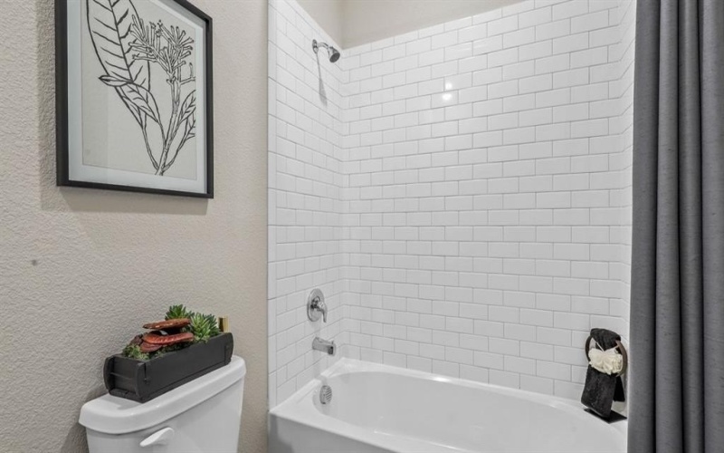 6628 WINDFALL Drive, Fort Worth, TX 76135, 4 Bedrooms Bedrooms, ,3 BathroomsBathrooms,Residential,For Sale,6628 WINDFALL Drive,0,20973617