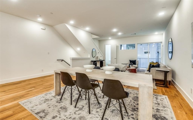 426 W 9th Street #104, Dallas, TX 75208, 3 Habitaciones Habitaciones , ,3 BañosBaños,Residential,En Venta,426 W 9th Street,20973655