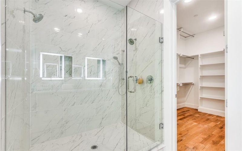 426 W 9th Street #104, Dallas, TX 75208, 3 Habitaciones Habitaciones , ,3 BañosBaños,Residential,En Venta,426 W 9th Street,20973655