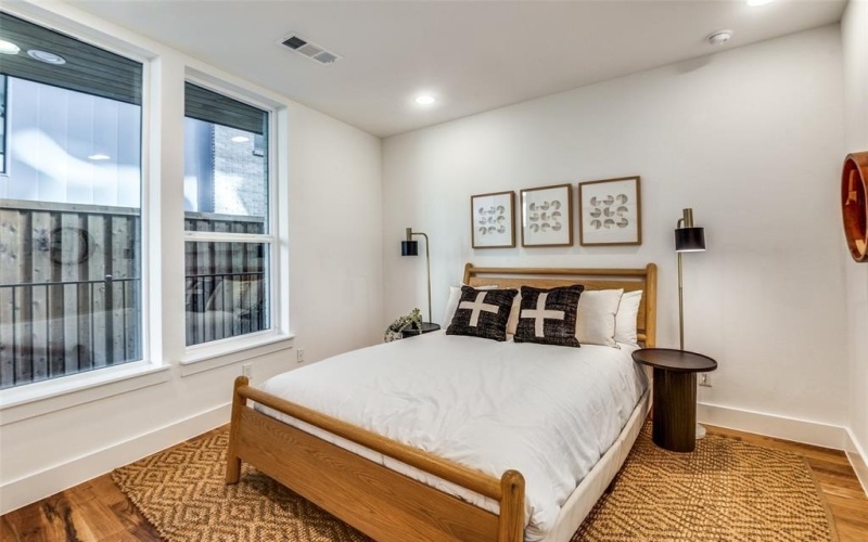 426 W 9th Street #104, Dallas, TX 75208, 3 Habitaciones Habitaciones , ,3 BañosBaños,Residential,En Venta,426 W 9th Street,20973655
