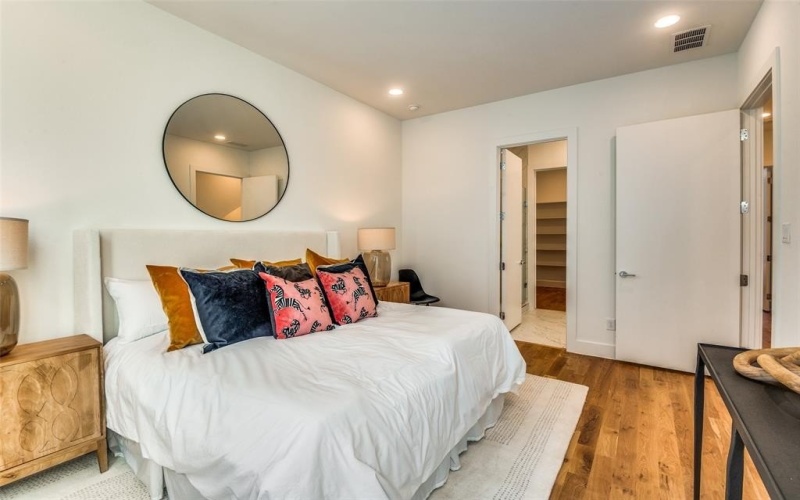 426 W 9th Street #104, Dallas, TX 75208, 3 Habitaciones Habitaciones , ,3 BañosBaños,Residential,En Venta,426 W 9th Street,20973655