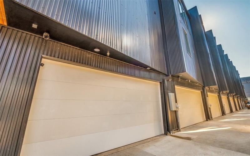426 W 9th Street #104, Dallas, TX 75208, 3 Habitaciones Habitaciones , ,3 BañosBaños,Residential,En Venta,426 W 9th Street,20973655