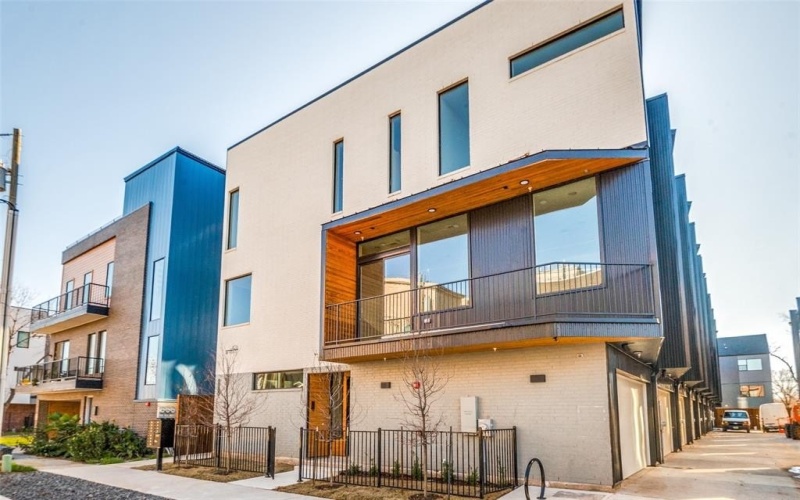 426 W 9th Street #104, Dallas, TX 75208, 3 Habitaciones Habitaciones , ,3 BañosBaños,Residential,En Venta,426 W 9th Street,20973655