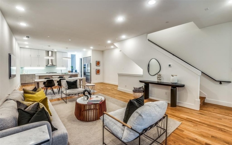 426 W 9th Street #104, Dallas, TX 75208, 3 Habitaciones Habitaciones , ,3 BañosBaños,Residential,En Venta,426 W 9th Street,20973655