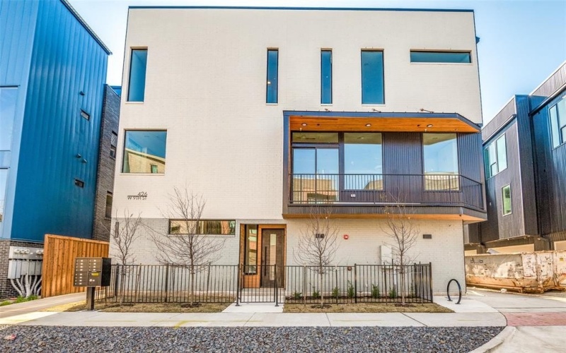 426 W 9th Street #104, Dallas, TX 75208, 3 Habitaciones Habitaciones , ,3 BañosBaños,Residential,En Venta,426 W 9th Street,20973655
