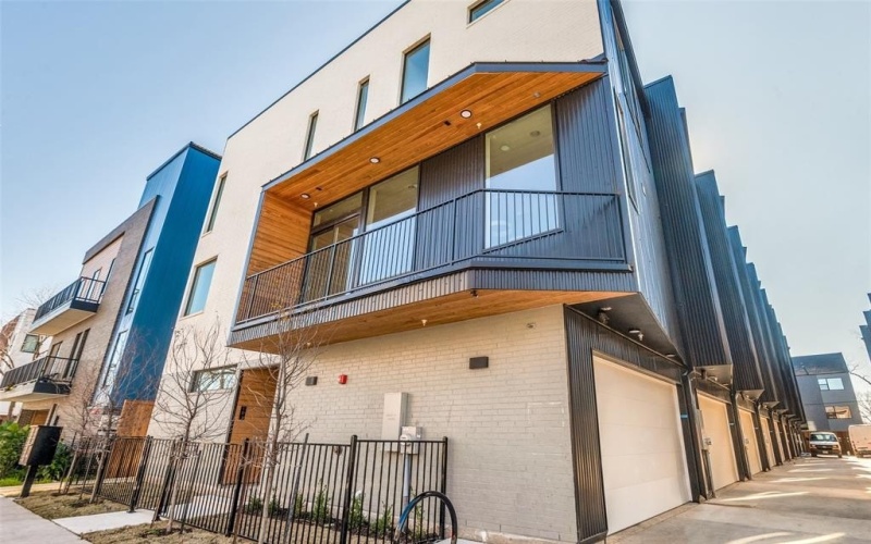 426 W 9th Street #104, Dallas, TX 75208, 3 Habitaciones Habitaciones , ,3 BañosBaños,Residential,En Venta,426 W 9th Street,20973655