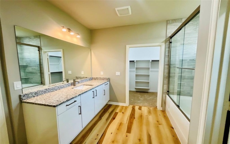 3915 Caddo Street, Greenville, TX 75401, 4 Habitaciones Habitaciones , ,3 BañosBaños,Residential,En Venta,3915 Caddo Street,20974299