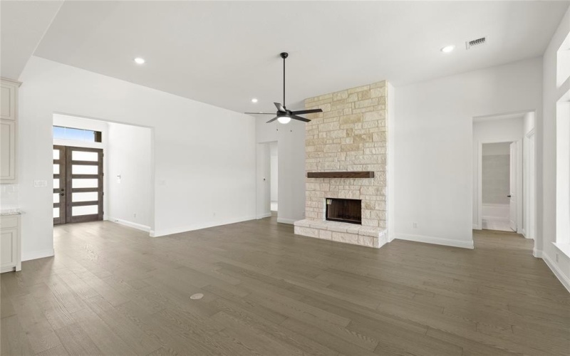 150 Waterview, Gunter, TX 75058, 4 Bedrooms Bedrooms, ,3 BathroomsBathrooms,Residential,For Sale,150 Waterview,20974315