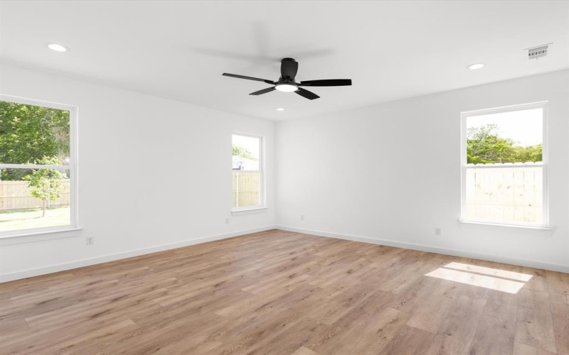 5223 Willie Street, Fort Worth, TX 76105, 4 Bedrooms Bedrooms, ,3 BathroomsBathrooms,Residential,For Sale,5223 Willie Street,20974490