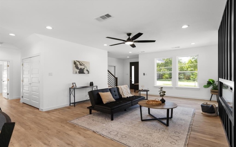 5223 Willie Street, Fort Worth, TX 76105, 4 Bedrooms Bedrooms, ,3 BathroomsBathrooms,Residential,For Sale,5223 Willie Street,20974490