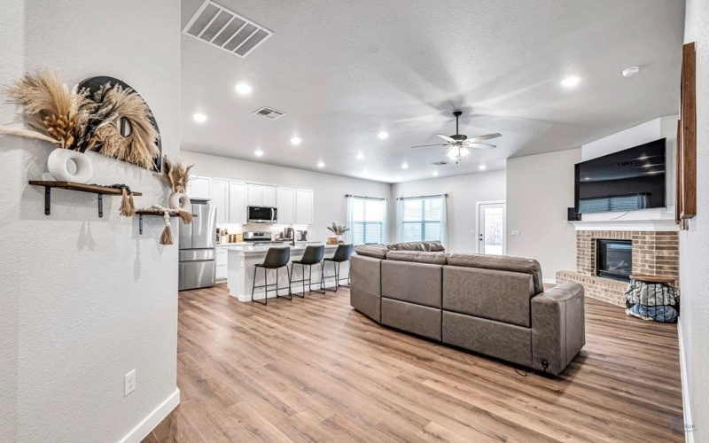 300 Farmstead Lane, Odessa, TX 79765, 4 Bedrooms Bedrooms, ,2 BathroomsBathrooms,Residential,For Sale,300 Farmstead Lane,161068