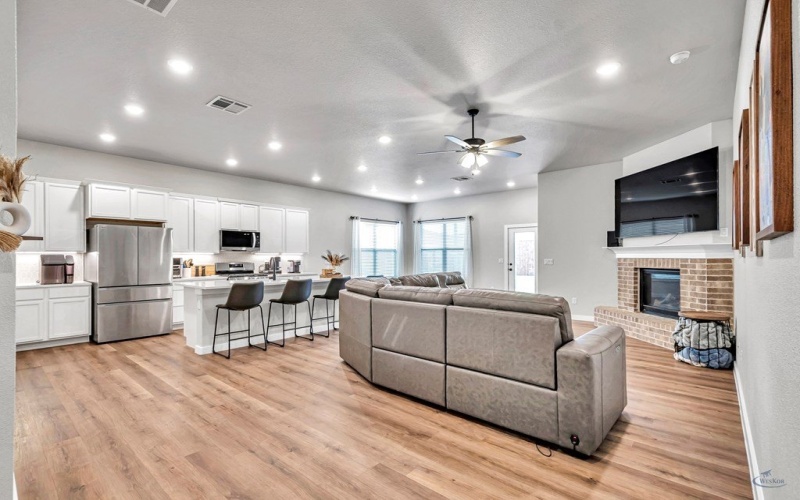 300 Farmstead Lane, Odessa, TX 79765, 4 Bedrooms Bedrooms, ,2 BathroomsBathrooms,Residential,For Sale,300 Farmstead Lane,161068