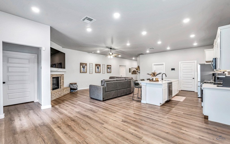 300 Farmstead Lane, Odessa, TX 79765, 4 Bedrooms Bedrooms, ,2 BathroomsBathrooms,Residential,For Sale,300 Farmstead Lane,161068