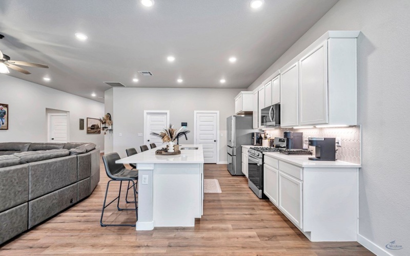 300 Farmstead Lane, Odessa, TX 79765, 4 Bedrooms Bedrooms, ,2 BathroomsBathrooms,Residential,For Sale,300 Farmstead Lane,161068