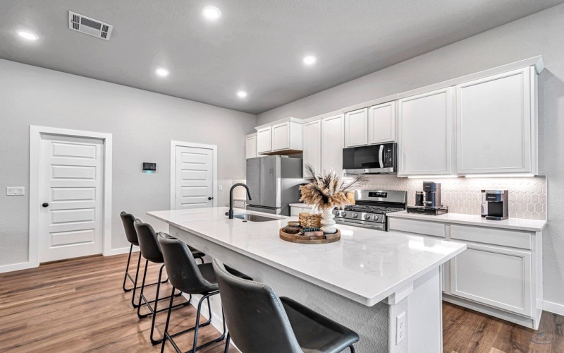 300 Farmstead Lane, Odessa, TX 79765, 4 Bedrooms Bedrooms, ,2 BathroomsBathrooms,Residential,For Sale,300 Farmstead Lane,161068