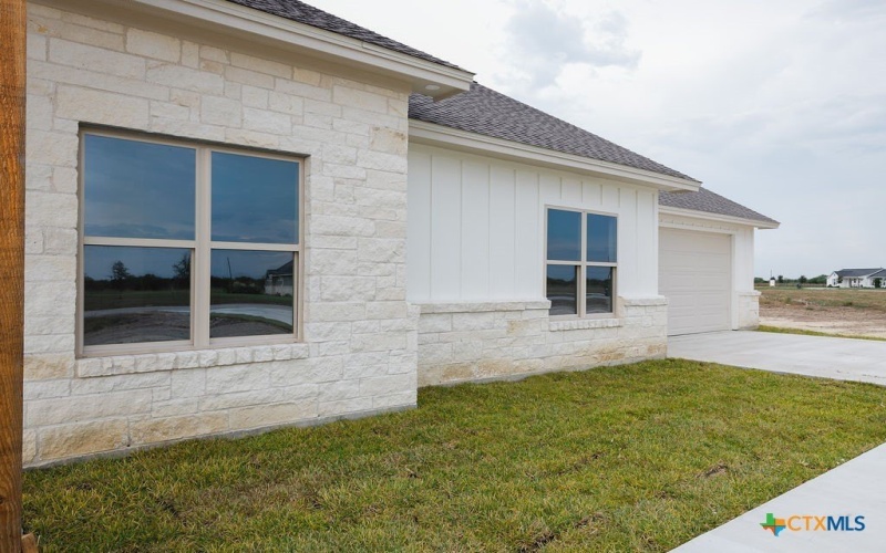 156 Essence Drive, Victoria, TX 77904, 3 Habitaciones Habitaciones , ,2 BañosBaños,Residential,En Venta,156 Essence Drive,0,583965