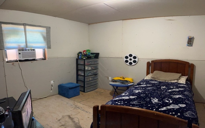 614 Sunset Road, Eagle Pass, TX 78852, 5 Habitaciones Habitaciones , ,2 BañosBaños,Granja,En Venta,614 Sunset Road,81366