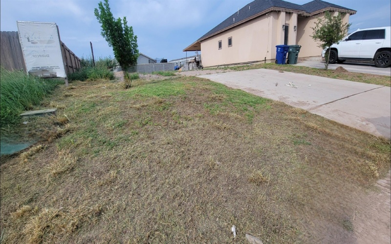 624 Rosemary Ln., Laredo, TX 78046, 3 Bedrooms Bedrooms, ,2 BathroomsBathrooms,Residential,For Sale,624 Rosemary Ln.,20252636