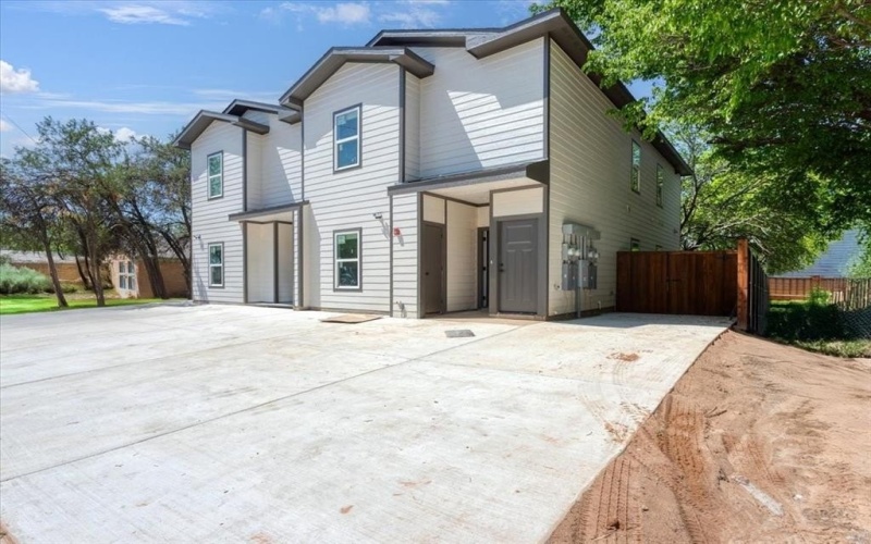 1305 Mill Street #4, Gainesville, TX 76240, 8 Bedrooms Bedrooms, ,8 BathroomsBathrooms,Residential Multi Family,For Sale,1305 Mill Street,20890426