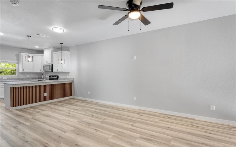 1305 Mill Street #4, Gainesville, TX 76240, 8 Bedrooms Bedrooms, ,8 BathroomsBathrooms,Residential Multi Family,For Sale,1305 Mill Street,20890426