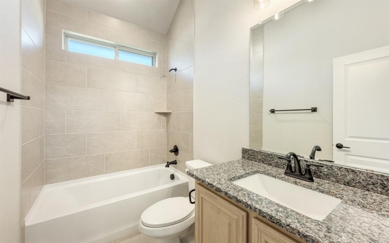 5202 Rowlan Row, Midlothian, TX 76065, 4 Habitaciones Habitaciones , ,3 BañosBaños,Residential,En Venta,5202 Rowlan Row,20975334