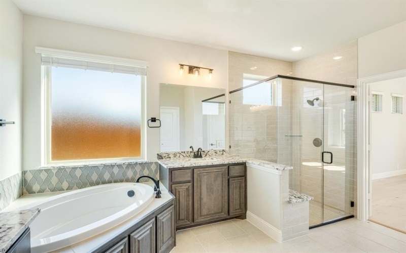 5202 Rowlan Row, Midlothian, TX 76065, 4 Habitaciones Habitaciones , ,3 BañosBaños,Residential,En Venta,5202 Rowlan Row,20975334