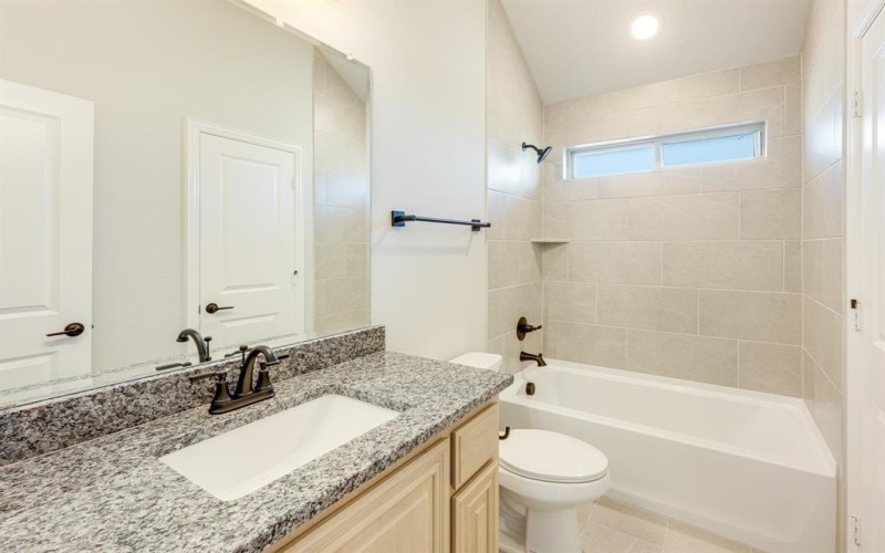 5202 Rowlan Row, Midlothian, TX 76065, 4 Habitaciones Habitaciones , ,3 BañosBaños,Residential,En Venta,5202 Rowlan Row,20975334
