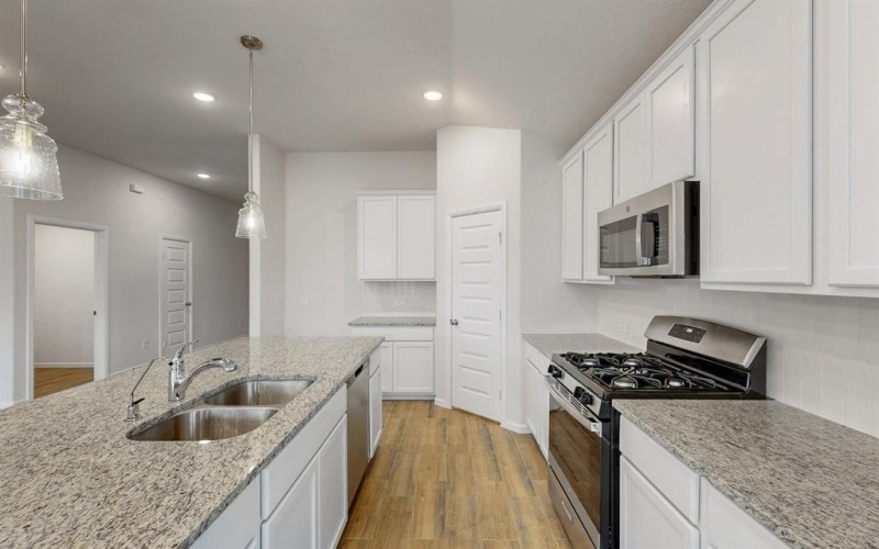 14054 Ladbroke Street, Pilot Point, TX 76258, 4 Habitaciones Habitaciones , ,3 BañosBaños,Residential,En Venta,14054 Ladbroke Street,20975433