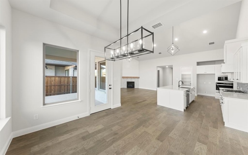 320 Bee Balm Road, McKinney, TX 75071, 4 Habitaciones Habitaciones , ,5 BañosBaños,Residential,En Venta,320 Bee Balm Road,0,20975459