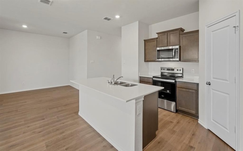 921 Parksville Drive, Ferris, TX 75125, 4 Habitaciones Habitaciones , ,2 BañosBaños,Residential,En Venta,921 Parksville Drive,20975508