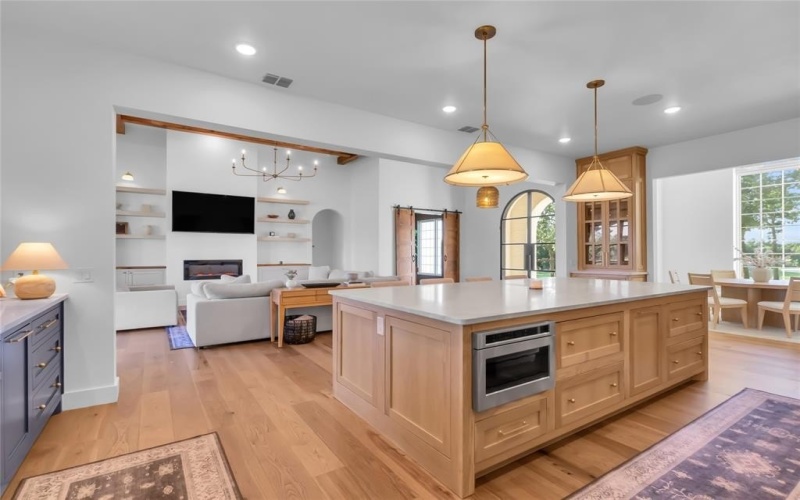 4020 Highland Oaks Lane, Cleburne, TX 76031, 4 Bedrooms Bedrooms, ,3 BathroomsBathrooms,Residential,For Sale,4020 Highland Oaks Lane,20975733