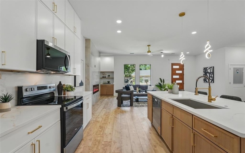 2910 Brigham Lane, Dallas, TX 75215, 4 Bedrooms Bedrooms, ,2 BathroomsBathrooms,Residential,For Sale,2910 Brigham Lane,20975931