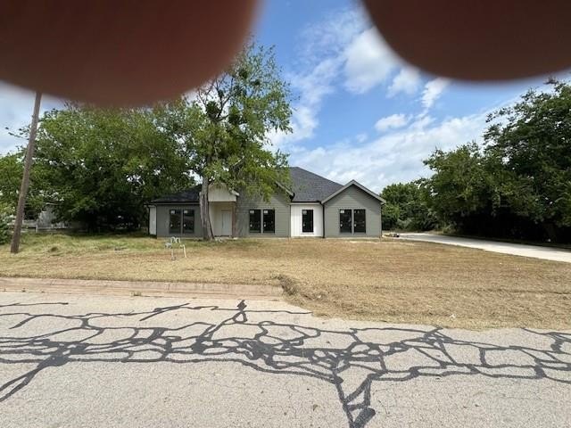 1011 Holden Street, Glen Rose, TX 76043, 3 Habitaciones Habitaciones , ,2 BañosBaños,Residential,En Venta,1011 Holden Street,20974696