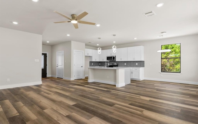 3505 Brazos River Drive, Granbury, TX 76048, 3 Habitaciones Habitaciones , ,2 BañosBaños,Residential,En Venta,3505 Brazos River Drive,0,20975184