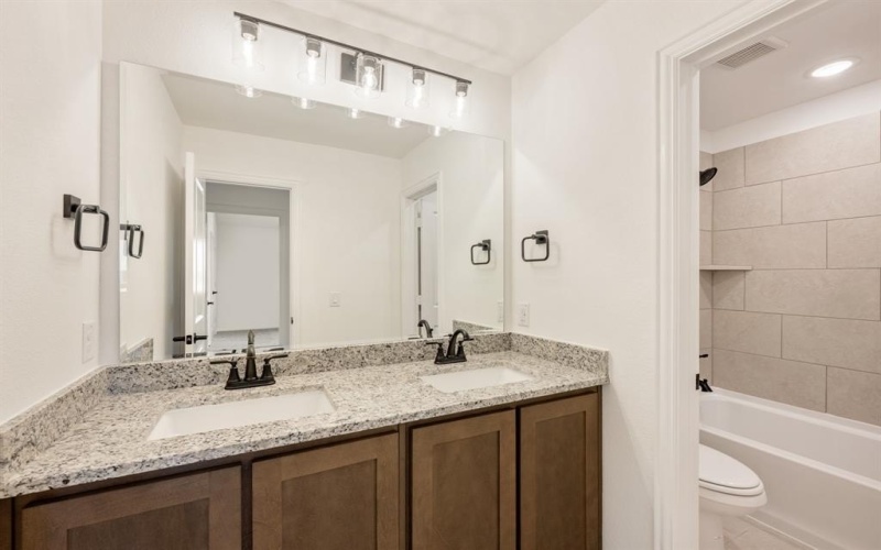 438 London Drive, Lavon, TX 75166, 5 Habitaciones Habitaciones , ,3 BañosBaños,Residential,En Venta,438 London Drive,0,20975185