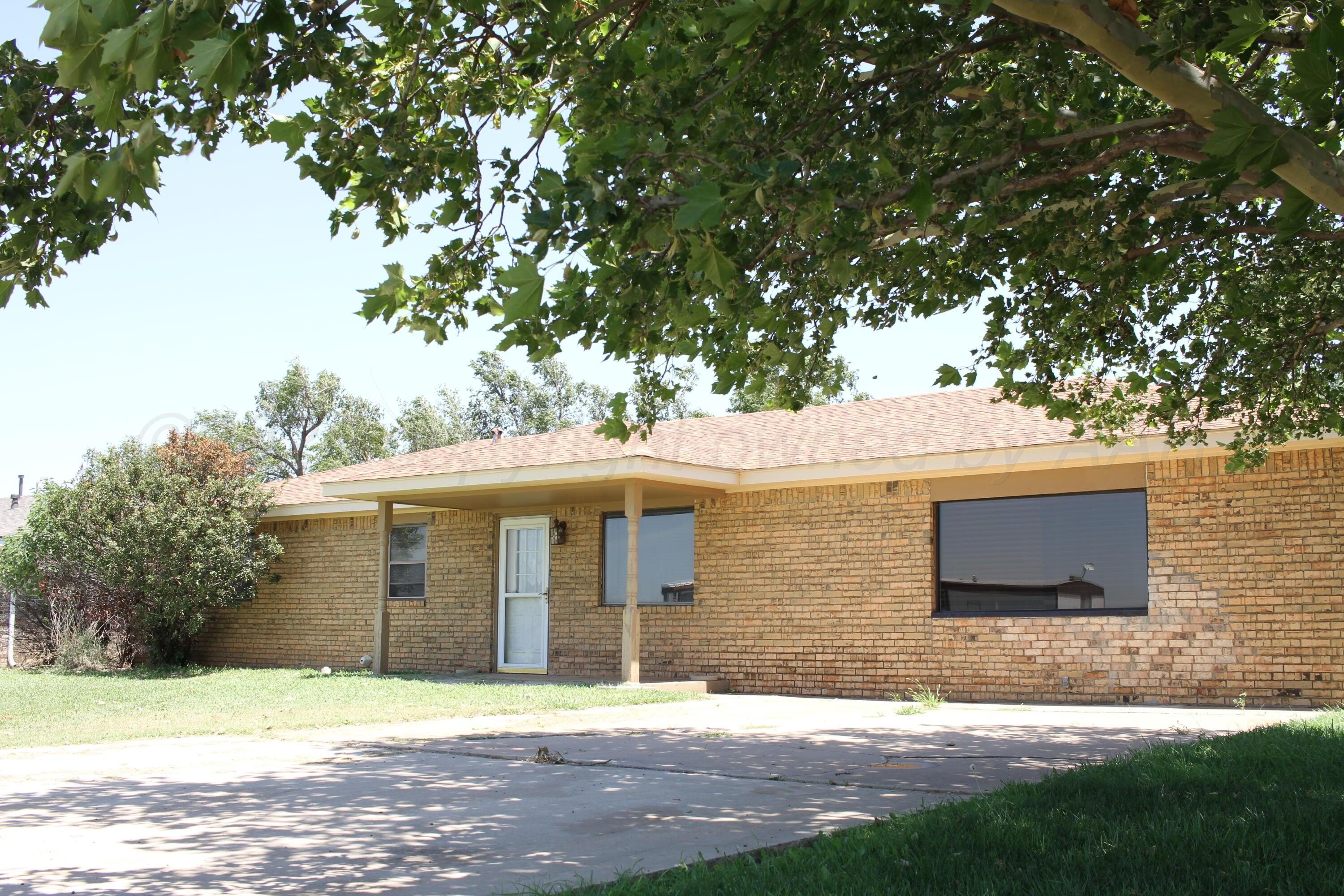 708 N Arizona Street, Shamrock, TX 79079, 3 Bedrooms Bedrooms, ,2 BathroomsBathrooms,Residential,For Sale,708 N Arizona Street,25-5578