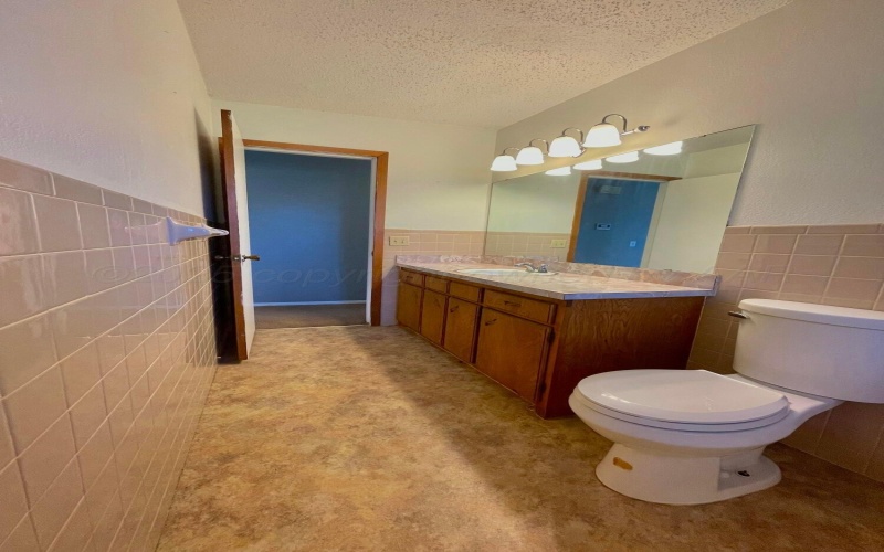 708 N Arizona Street, Shamrock, TX 79079, 3 Bedrooms Bedrooms, ,2 BathroomsBathrooms,Residential,For Sale,708 N Arizona Street,25-5578