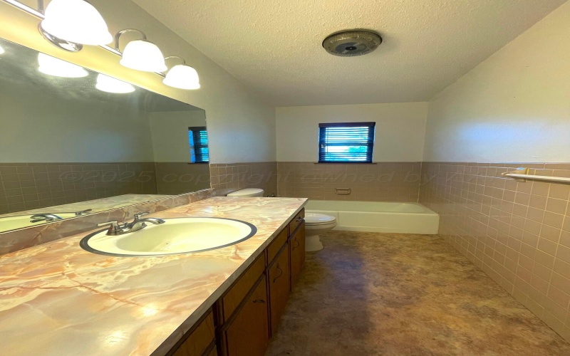 708 N Arizona Street, Shamrock, TX 79079, 3 Bedrooms Bedrooms, ,2 BathroomsBathrooms,Residential,For Sale,708 N Arizona Street,25-5578