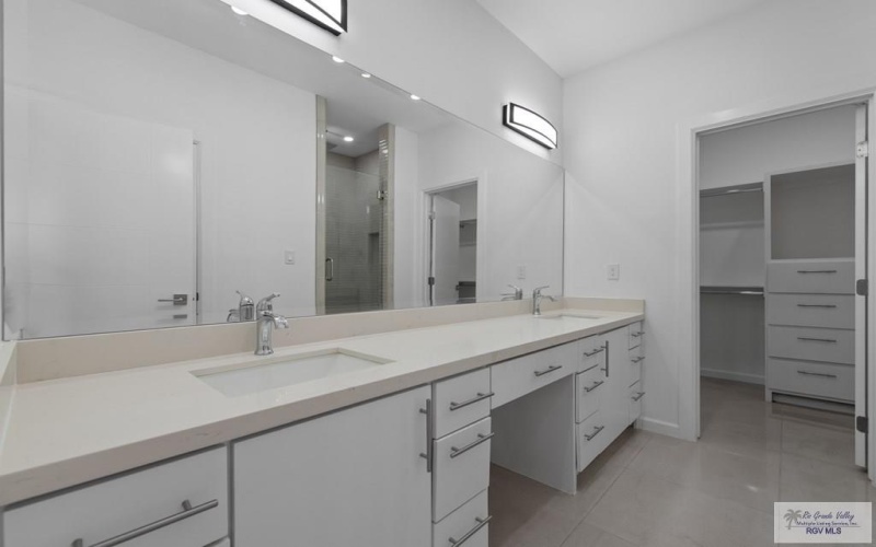 7004 LAGO VISTA, BROWNSVILLE, TX 78520, 4 Bedrooms Bedrooms, ,3 BathroomsBathrooms,Residential,For Sale,7004 LAGO VISTA,29766169