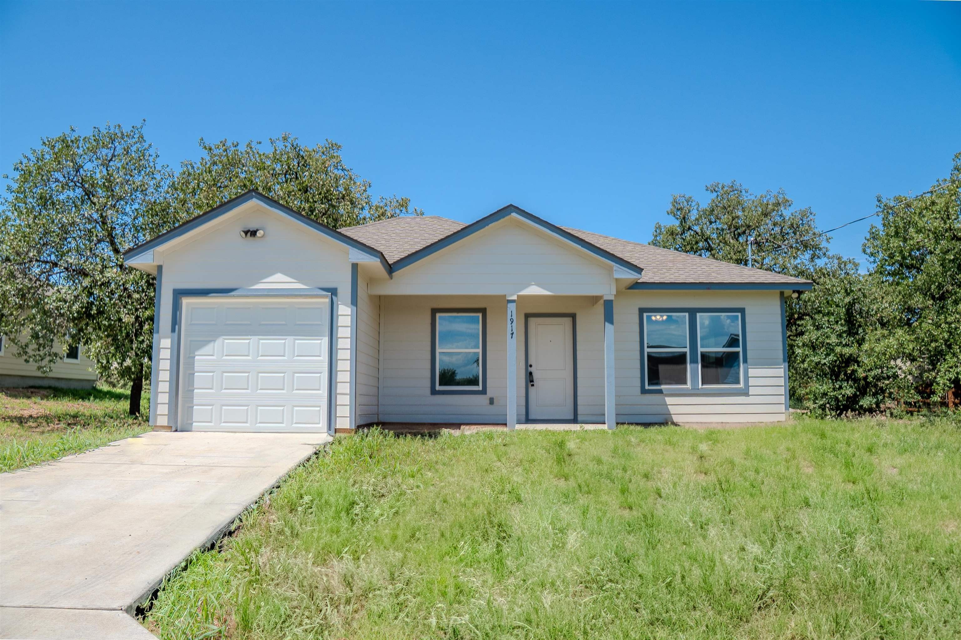 1917 Greenwood Avenue, Kingsland, TX 78639, 3 Bedrooms Bedrooms, ,2 BathroomsBathrooms,Residential,For Sale,1917 Greenwood Avenue,173862
