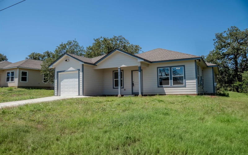 1917 Greenwood Avenue, Kingsland, TX 78639, 3 Bedrooms Bedrooms, ,2 BathroomsBathrooms,Residential,For Sale,1917 Greenwood Avenue,173862