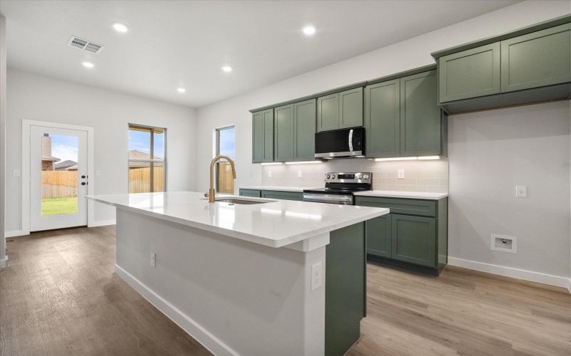 7001 12th Street, Lubbock, TX 79416, 3 Habitaciones Habitaciones , ,2 BañosBaños,Residential,En Venta,7001 12th Street,202556658