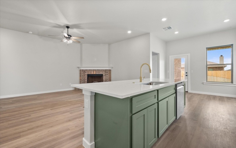 7001 12th Street, Lubbock, TX 79416, 3 Habitaciones Habitaciones , ,2 BañosBaños,Residential,En Venta,7001 12th Street,202556658